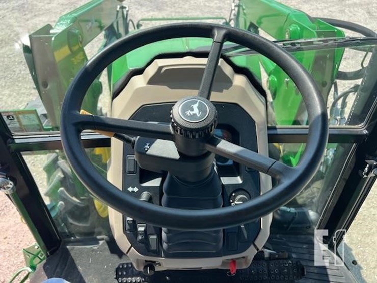 2021-john-deere-5075e-image-47