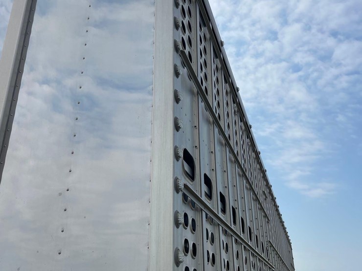 2021-eby-livestock-trailer-image-41
