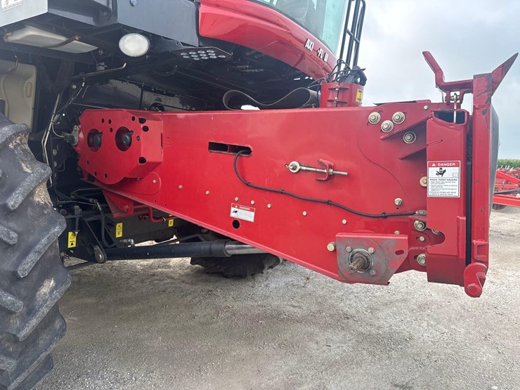 2004-case-ih-8010-image-11