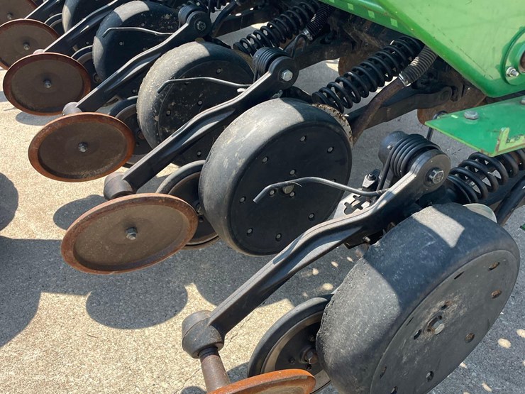 john-deere-1590-image-23