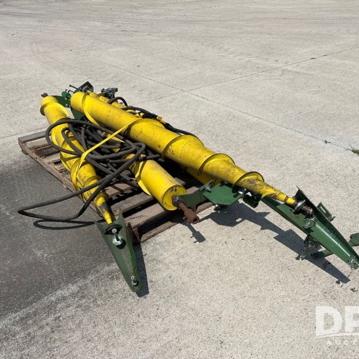 JOHN DEERE C