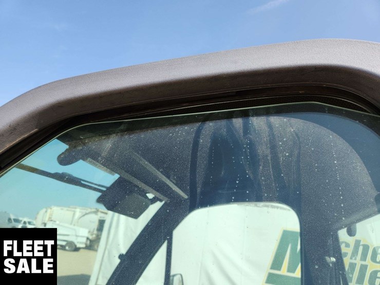 2015-john-deere-gator-image-20