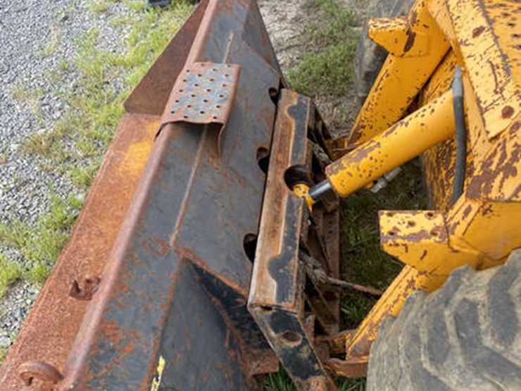 john-deere-570-image-15