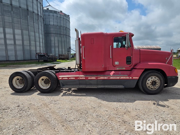 1996-freightliner-fld120-image-4
