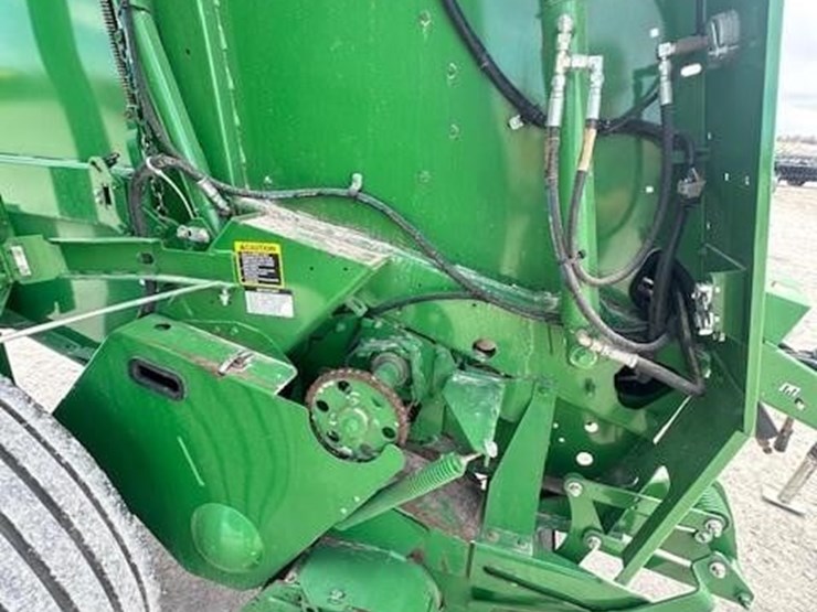 2019-john-deere-560m-image-21