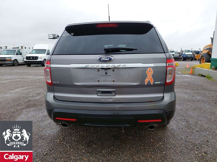 2014-ford-explorer-xlt-image-14