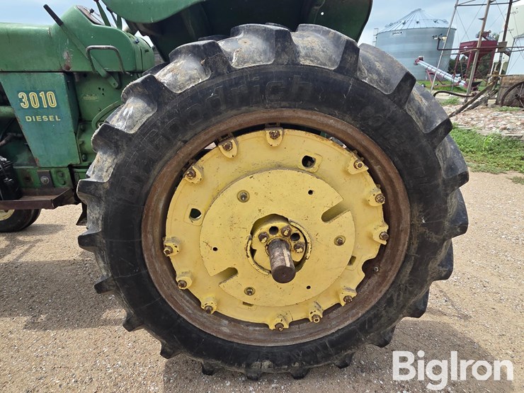 1962-john-deere-3010-image-14