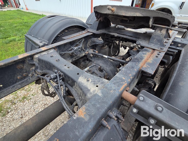 2012-peterbilt-386-image-13