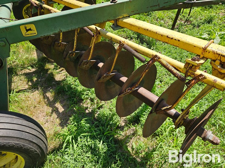 john-deere-110-image-11