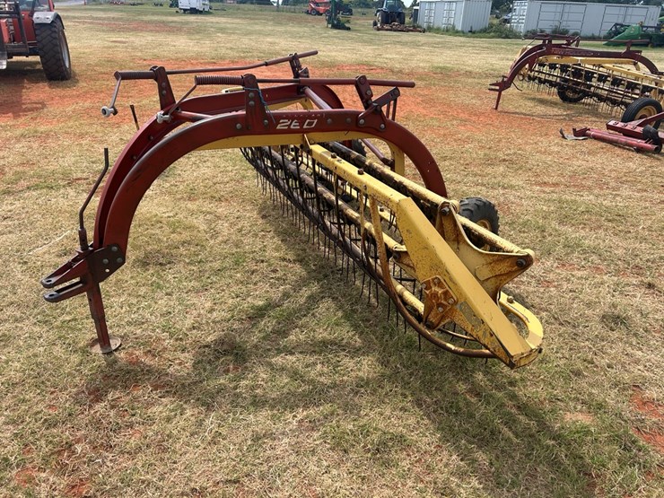 new-holland-258-image-3