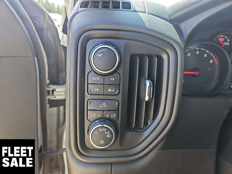2019-chevrolet-silverado-1500-image-12