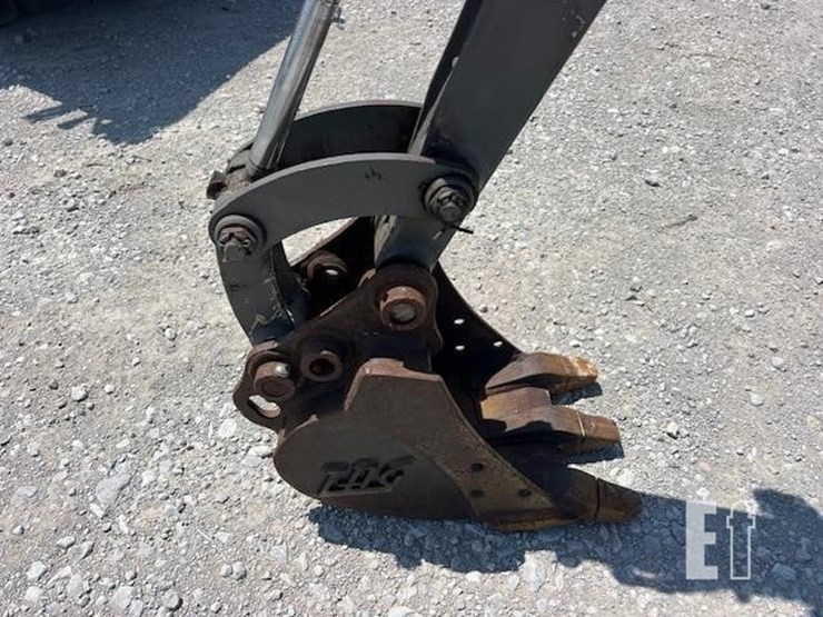 takeuchi-tb216-image-9