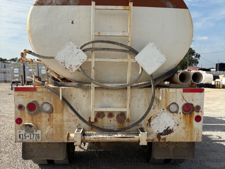 2011-peterbilt-337-image-6