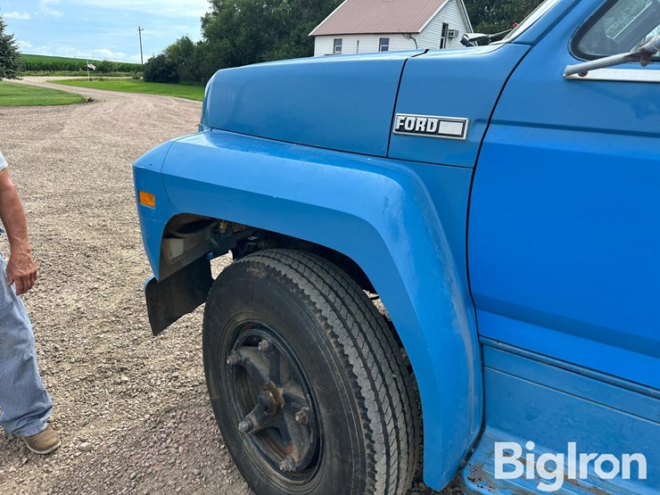 1982-ford-f700-image-12