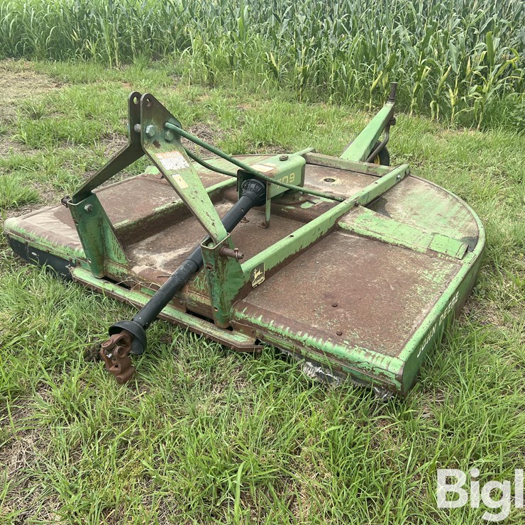 JOHN DEERE 709
