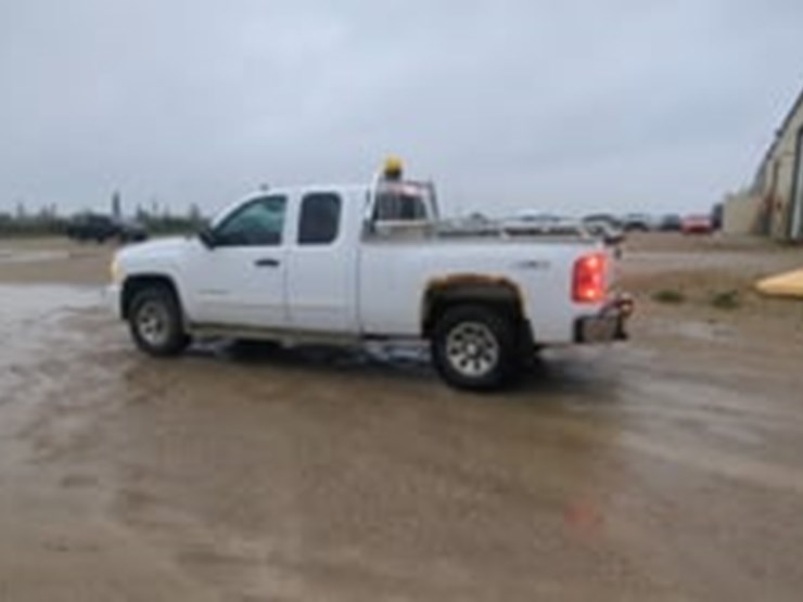 2011-chevrolet-silverado-1500-image-5