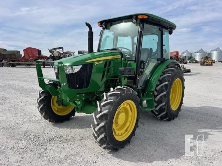 2023-john-deere-5075e-image-8