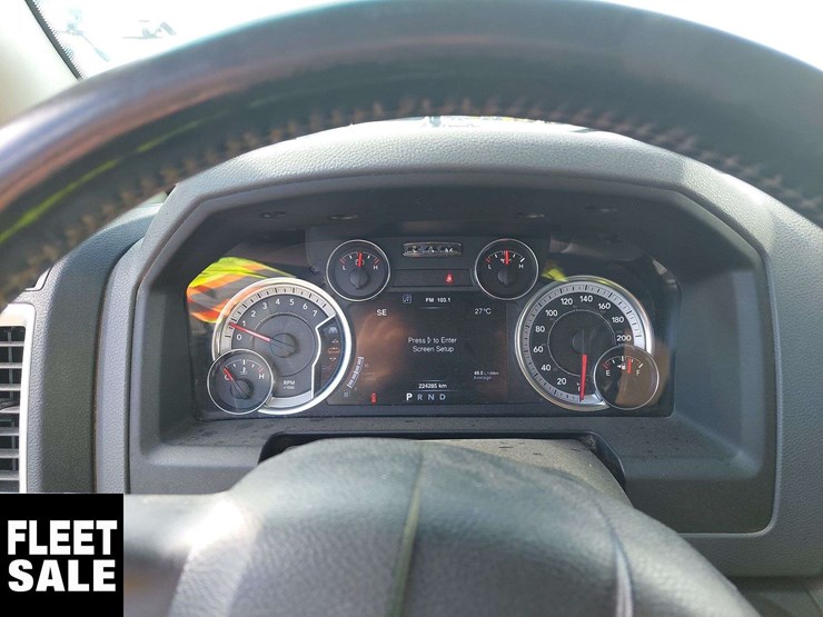 2013-ram-1500-slt-image-10