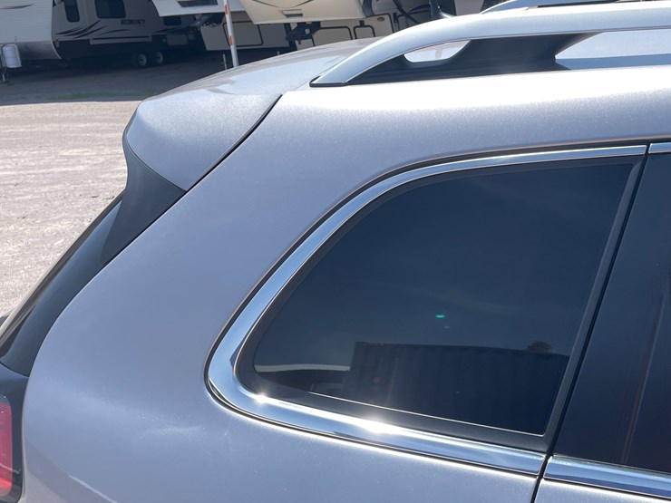 2019-jeep-cherokee-image-16