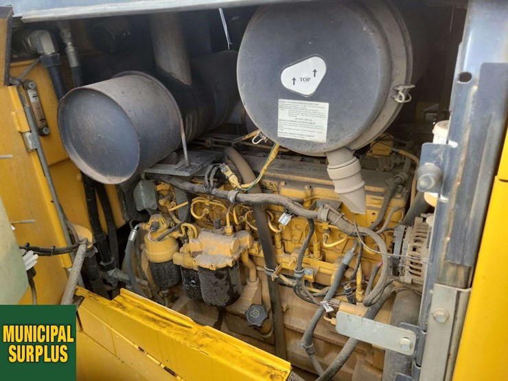 2017-deere-724k-image-13