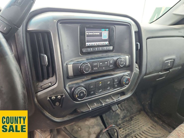 2015-chevrolet-silverado-2500hd-image-10