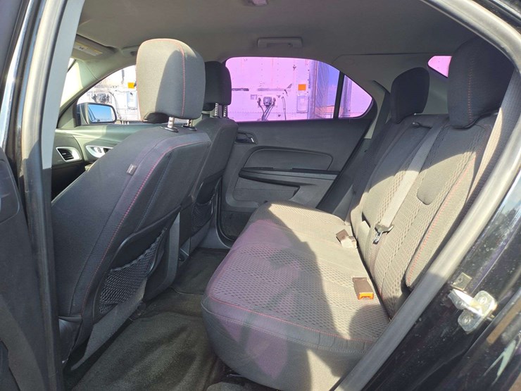 2015-chevrolet-equinox-ls-image-15