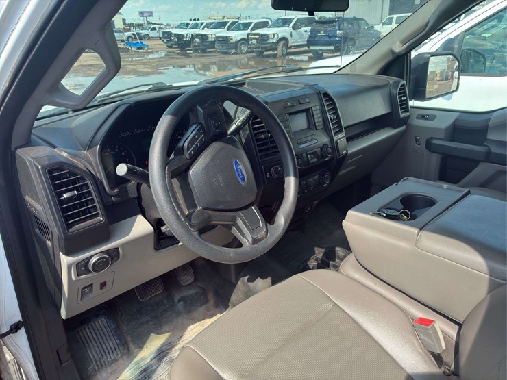 2018-ford-f150-xl-image-10