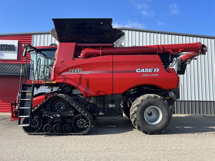 2022-case-ih-8250-image-3