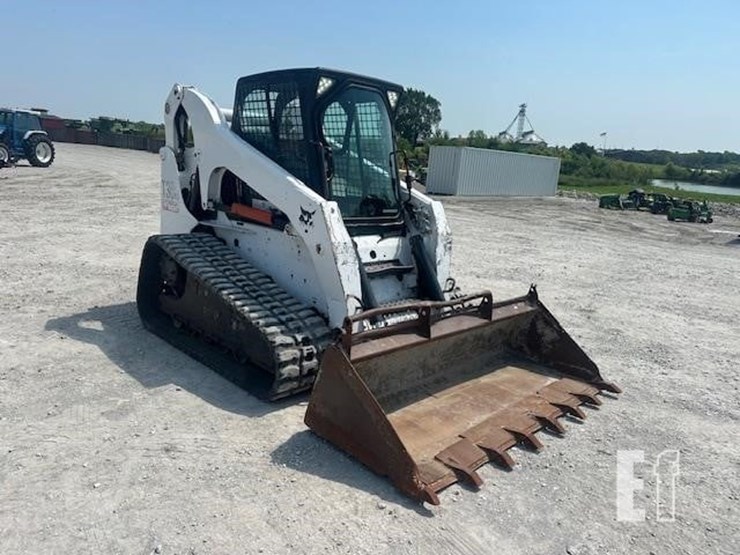 2007-bobcat-t300-image-8