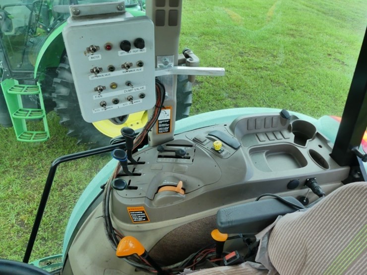 john-deere-6115d-image-10