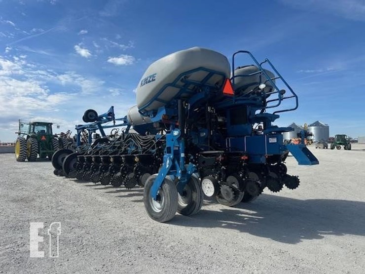 2014-kinze-4900-image-3
