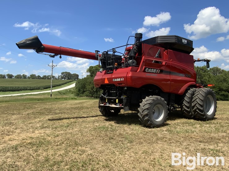 2015-case-ih-7240-image-5