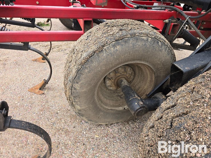 2011-case-ih-200-image-12
