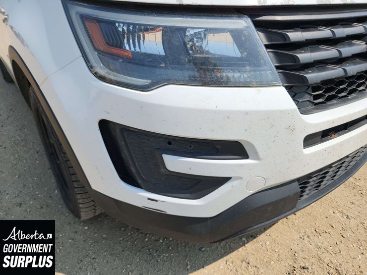 2017-ford-explorer-image-28