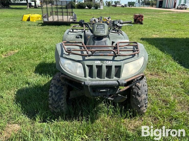 2009-arctic-cat-700-image-2