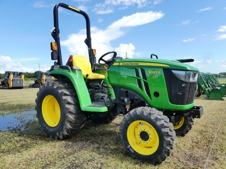 john-deere-3025e-image-2
