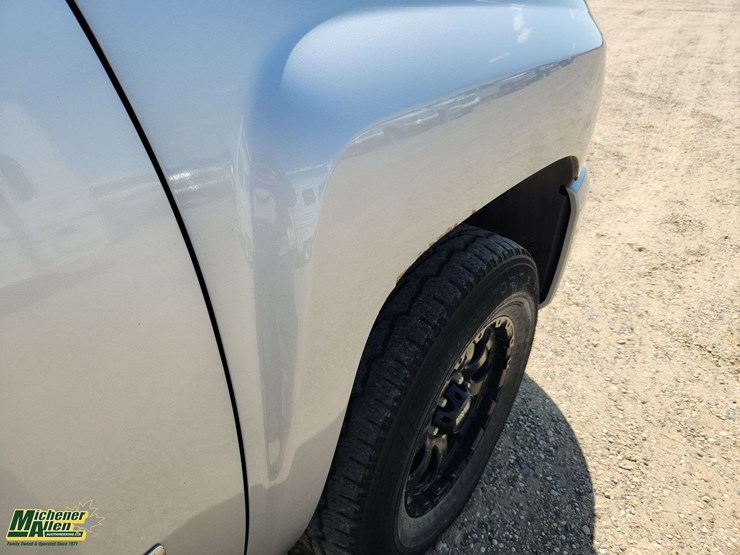 2011-chevrolet-silverado-1500-image-32