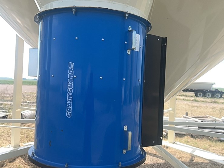 concept-7500-bushel-hopper-bin,-fully-equipped-with-agi-grainguard-10-hp-bin-fan-with-three-phase-electric-motor-image-33