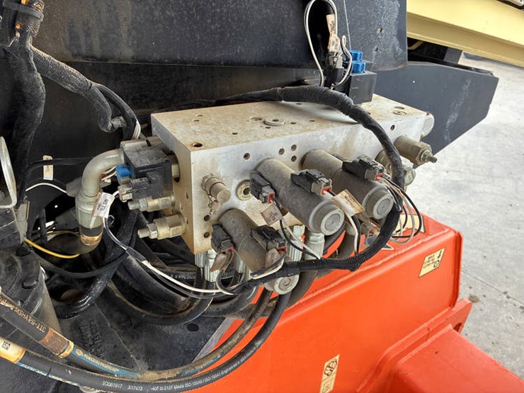jlg-600s-image-46