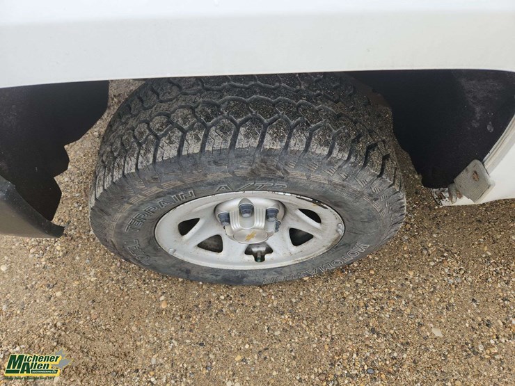 2015-chevrolet-silverado-1500-image-25