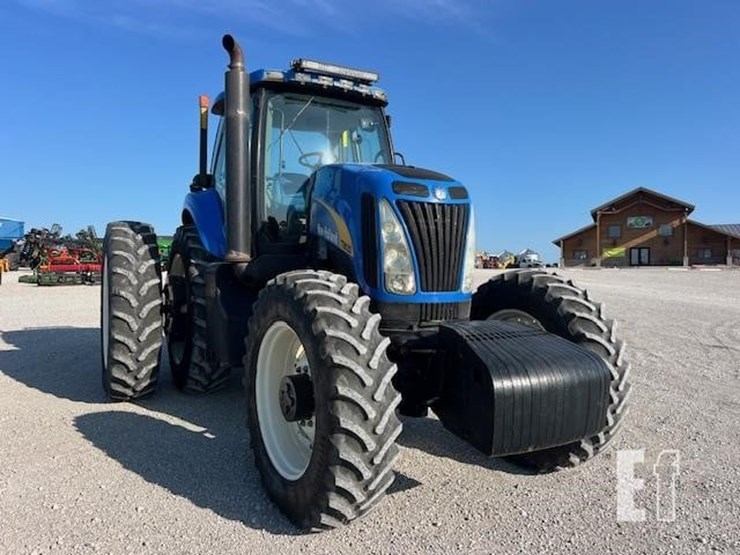 new-holland-t8020-image-8