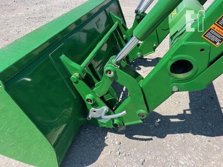 2021-john-deere-5075e-image-34