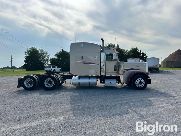 2005-peterbilt-379-image-4