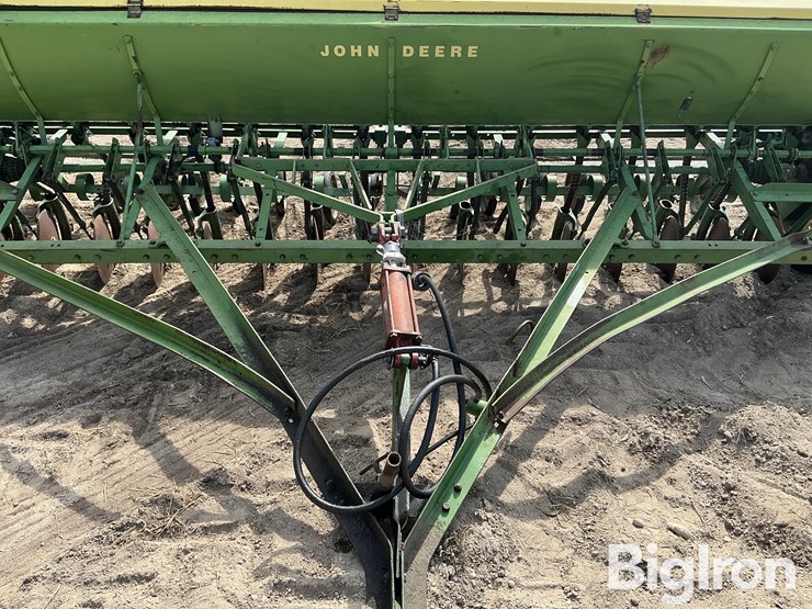 john-deere-10-image-12