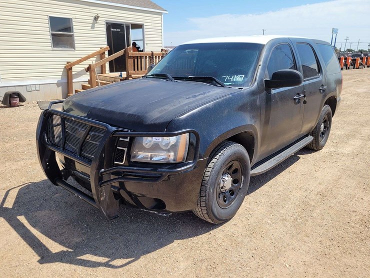 2010-chevrolet-tahoe-ls-image-1