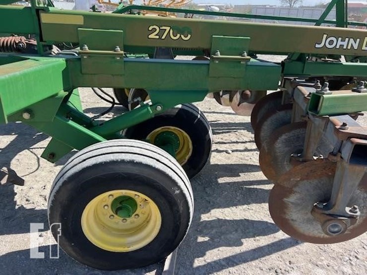 john-deere-2700-image-17