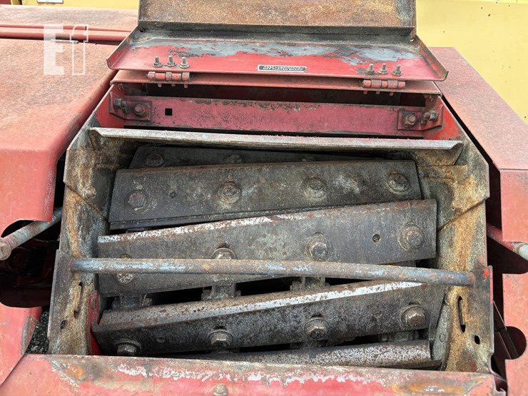 new-holland-790-image-14
