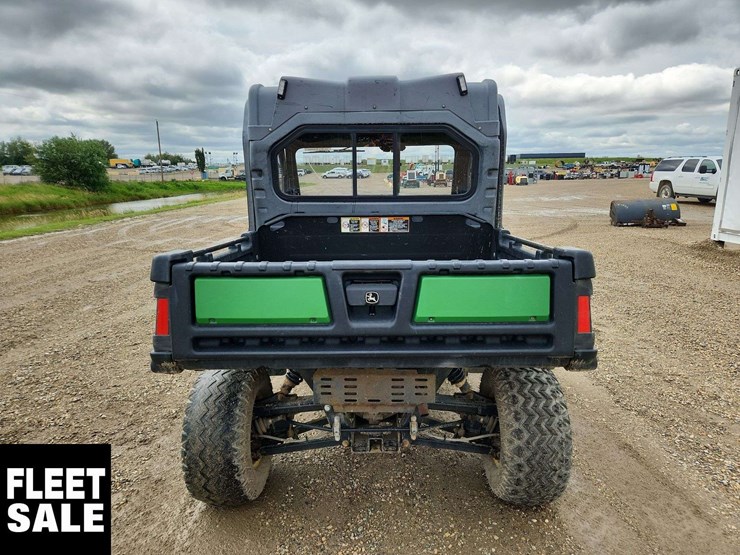 2015-john-deere-gator-image-14