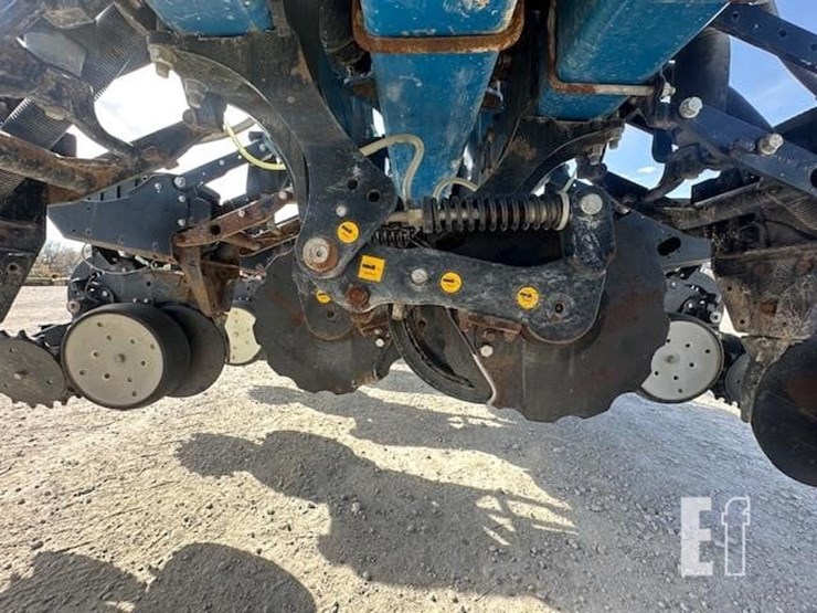2014-kinze-4900-image-29