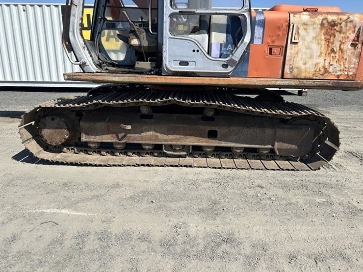hitachi-ex200-2-image-12